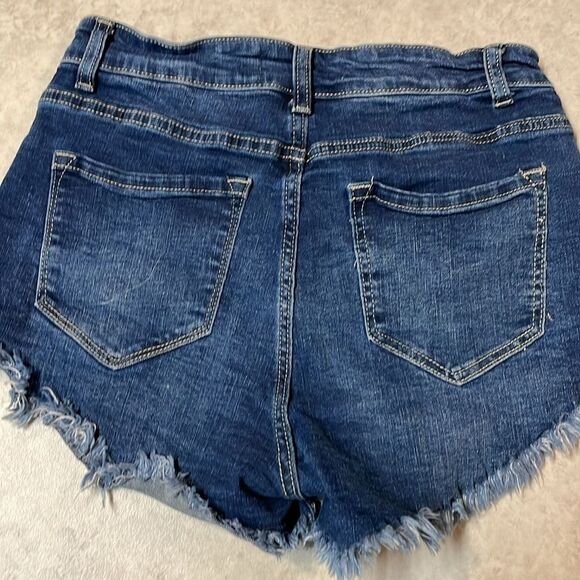 KanCan Women’s/juniors dark indigo denim high rise shorts. Size 9 - Picture 4 of 4